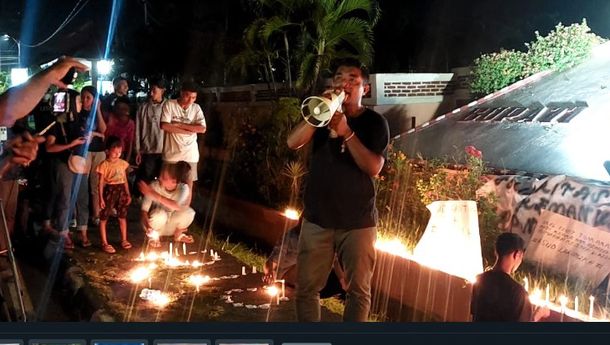 Bakar Lilin di Tugu Kantor Bupati Flotim, Himpak -Kupang Soroti Kasus Kematian Novita dan Bayinya