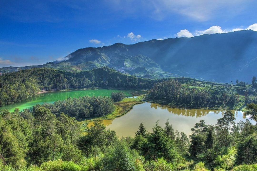 Dataran Tinggi Dieng (flickr.com/adivlado)