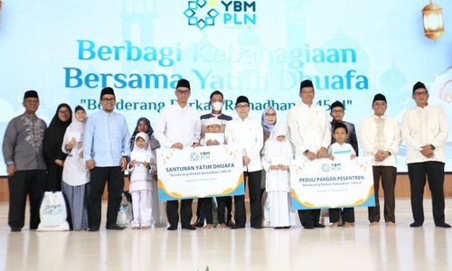 Bantuan kepada yatim dhuafa diserahkan secara simbolis oleh Direktur Utama PLN Darmawan Prasodjo di Auditorium PLN Kantor Pusat, Jakarta, Kamis , 21 Maret 2024.
