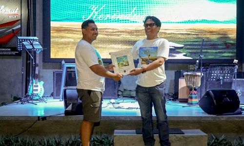 Wujud Cinta Dosen Terhadap Dunia Musik, Guntur Narwaya Rilis Album ‘Peluk Maafku’