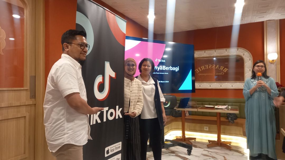 Acara talkshow #SerunyaBerbagi yang diselenggarakan TikTok di Jakarta, Selasa, 26 Maret 2024. 