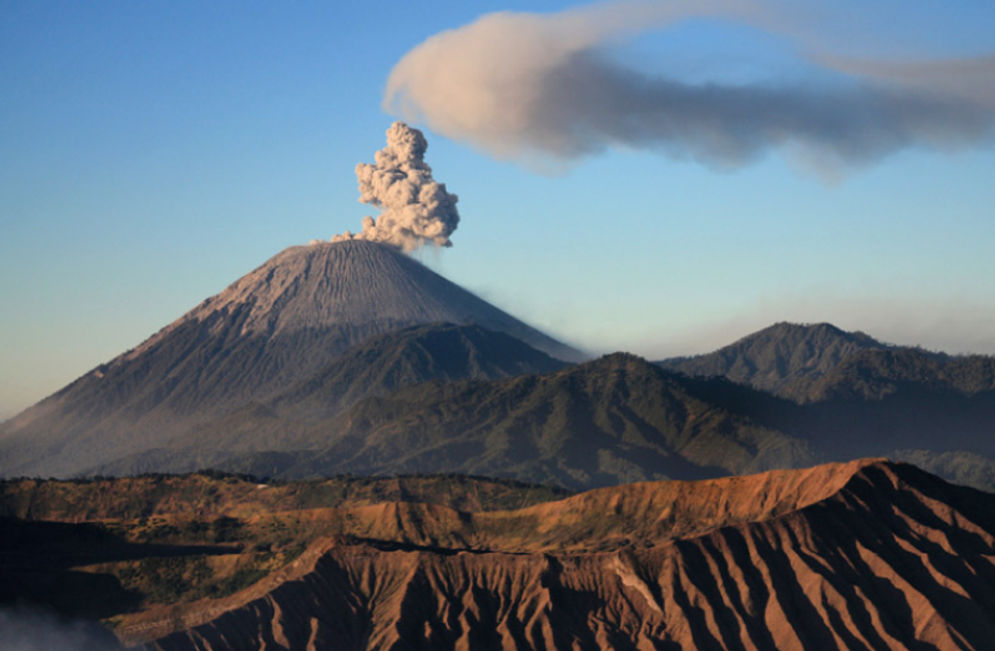 A-GUNUNG SEMERU.png