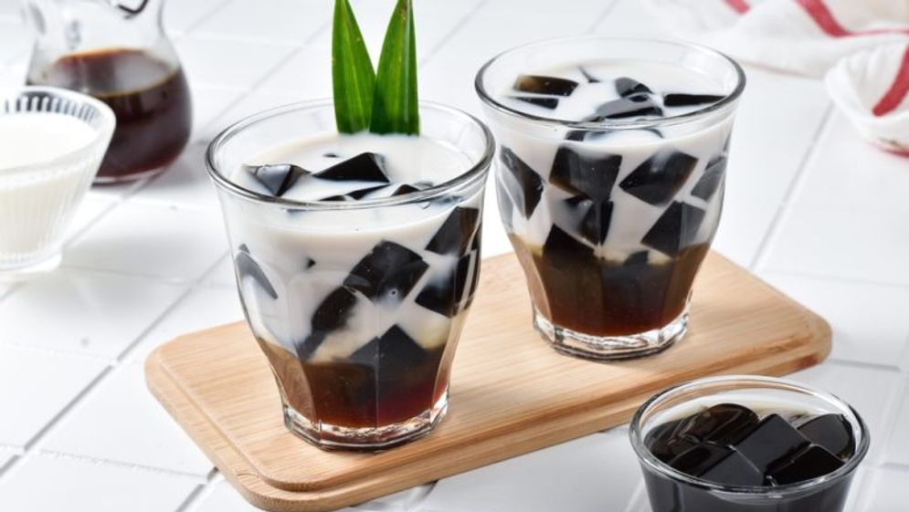  Resep Es Cincau Praktis yang Disajikan saat Berbuka Puasa