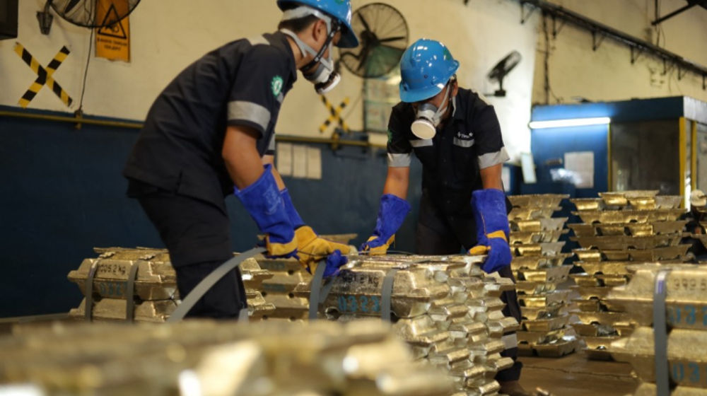 Pekerja di PT Timah Tbk.