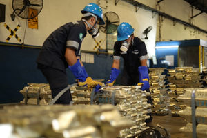 Pekerja di PT Timah Tbk.