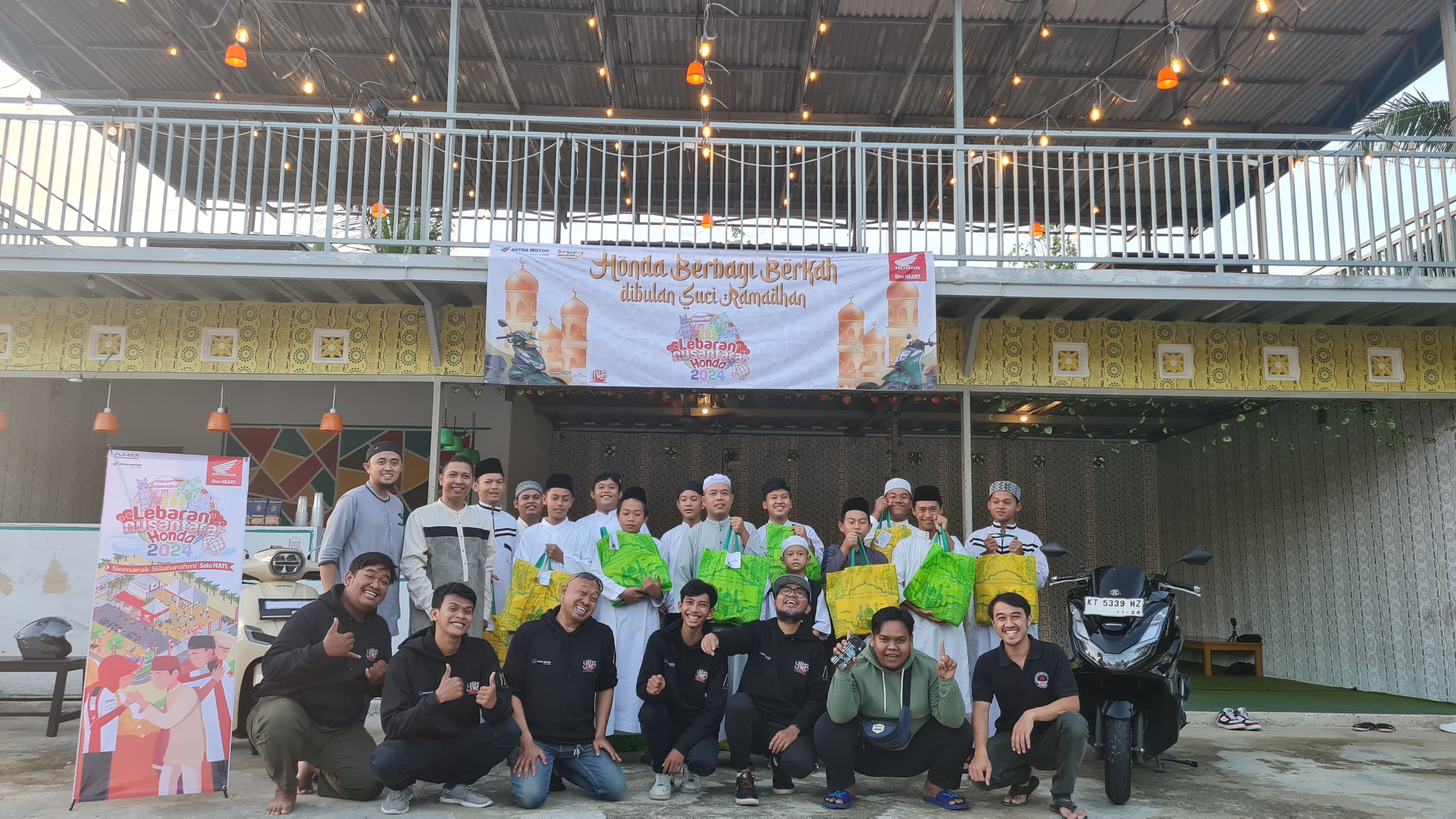 Astra Motor Kaltim 1 Berbagi Kebahagiaan dengan Vlogger dan Santri di Bulan Ramadan