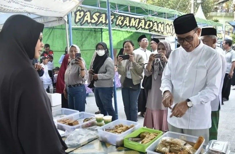 Wakil Wali Kota Samarinda Rusmadi meresmikan Pasar Ramadan Kelurahan Sidodadi Samarinda.