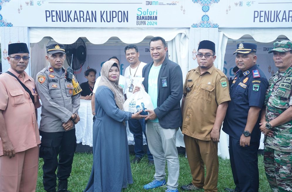 Tebar Kehangatan di Safari Ramadan BUMN 2024, Kementerian BUMN dan Bank Mandiri Gelar Pasar Murah