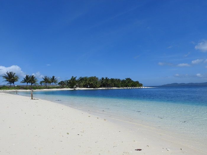 Pantai Kolorai Maluku Utara (wikimedia.org)