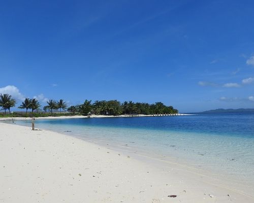 Pantai Kolorai Maluku Utara.jpg