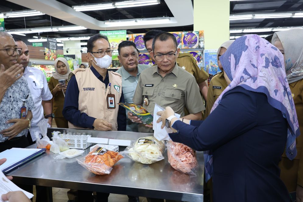 Sidak 2 Pasar Modern, BBPOM Palembang pastikan tidak Temukan Makanan dengan Zat Berbahaya