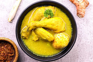 Opor ayam kuning