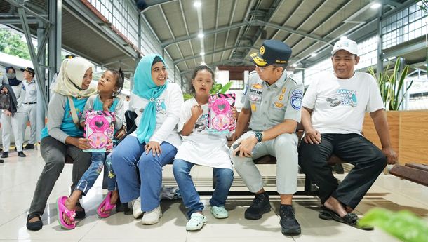 Jasa Raharja Berangkatkan Disabilitas Peserta Mudik Gratis Moda Kereta Api