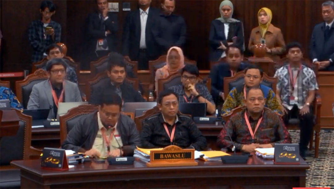 sidang mk.jpg