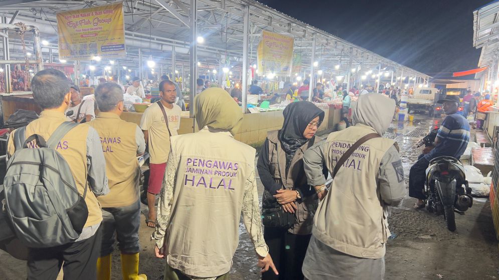 Satgas Halal Sumsel Awasi Rumah Potong Hewan dan Penjualan Daging Sapi di Pasar Tradisional