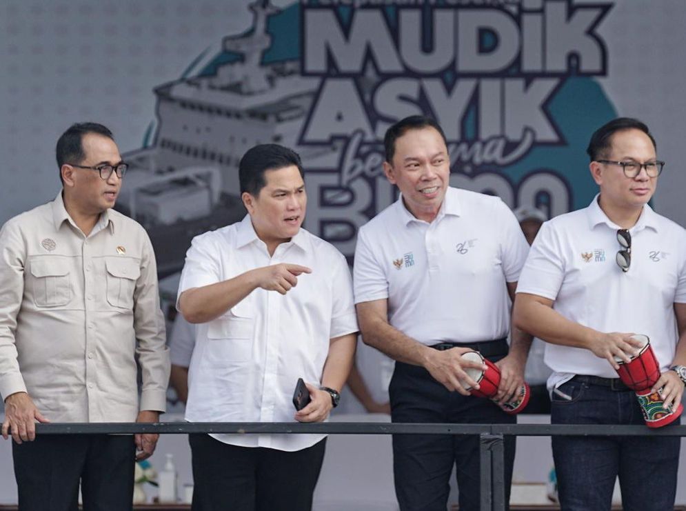 Menteri Badan Usaha Milik Negara (BUMN) Erick Thohir memberangkatkan hampir 100 ribu peserta mudik gratis BUMN