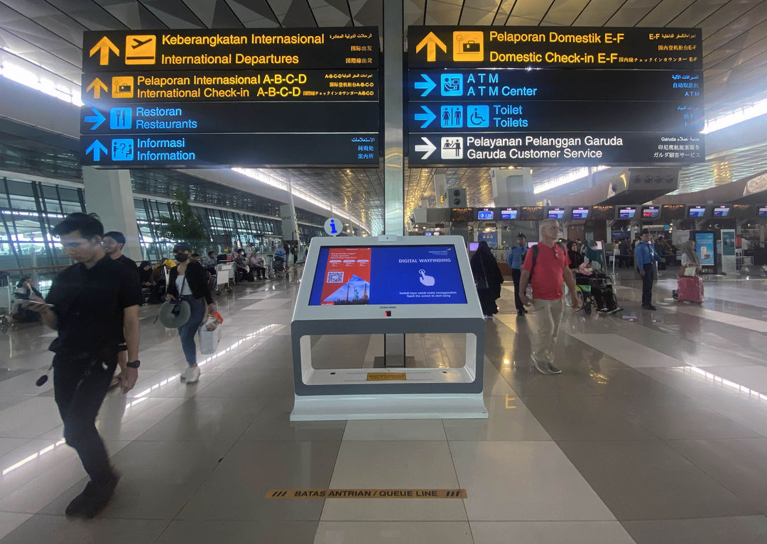 Nampak suasana penumpang di Terminal 3, Bandara Soekarno Hatta, Tangerang. PT Angkasa Pura II (Persero) menyatakan puncak arus penumpang mudik Lebaran 2024, melalui Bandara Internasional Soekarno-Hatta terjadi pada 6 April 2024 dengan total 188 ribu penumpang 1.212 penerbangan. Foto : Panji Asmoro/TrenAsia