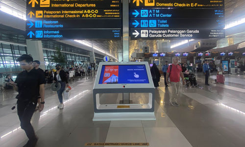 Nampak suasana penumpang di Terminal 3, Bandara Soekarno Hatta, Tangerang. PT Angkasa Pura II (Persero) menyatakan puncak arus penumpang mudik Lebaran 2024, melalui Bandara Internasional Soekarno-Hatta terjadi pada 6 April 2024 dengan total 188 ribu penumpang 1.212 penerbangan. Foto : Panji Asmoro/TrenAsia