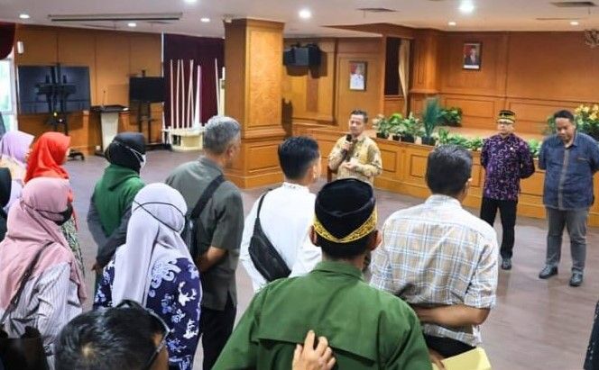 Sekda Kabupaten Penajam Paser Utara (PPU), Tohar menegaskan pegawai di lingkungan pemerintah Kabupaten PPU agar tidak menambah hari libur.