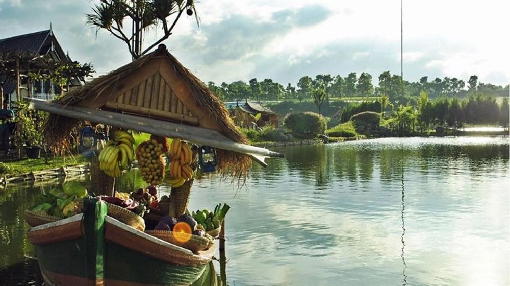 Floating Market Lembang.jpg