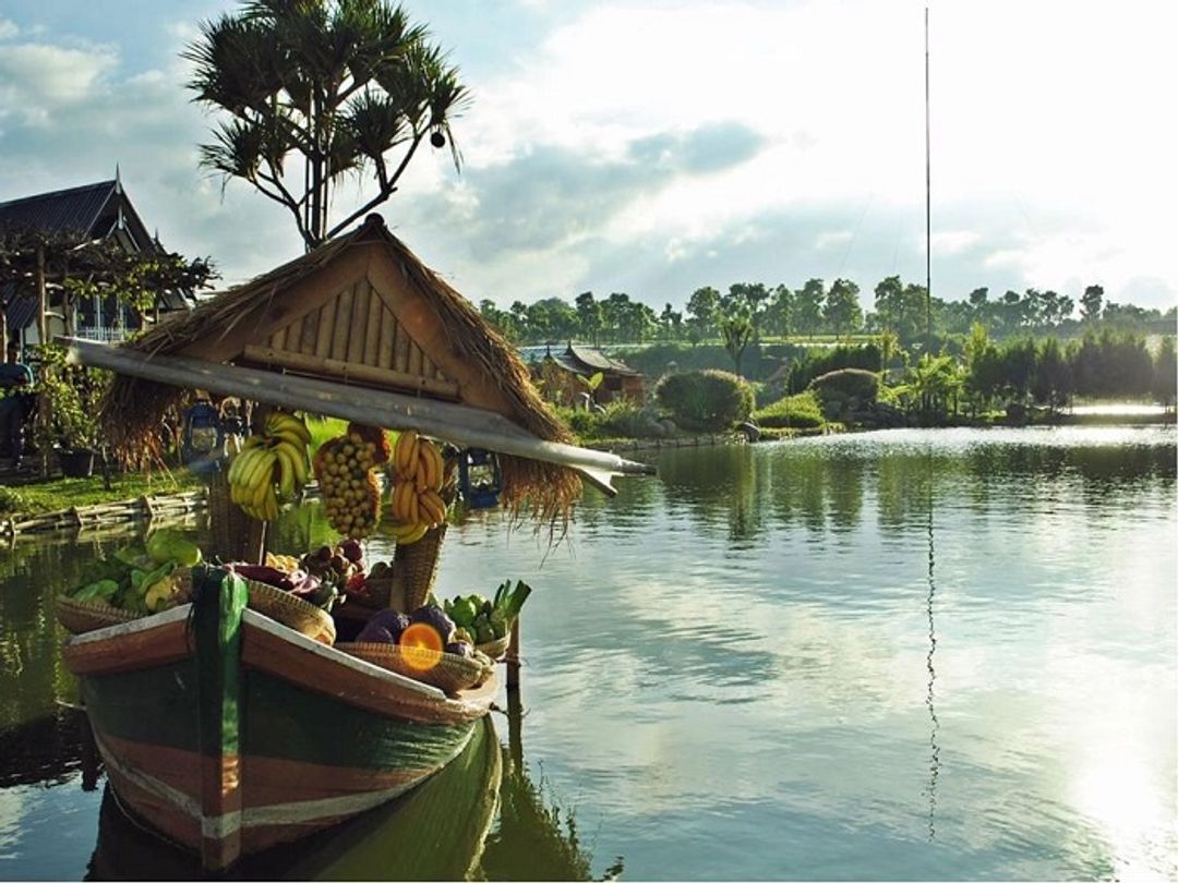 Floating Market Lembang (traveloka)