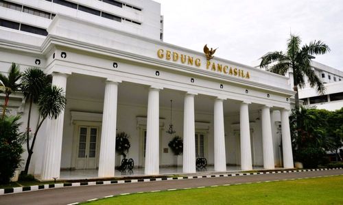 gedung pancasila kemlu.jpg