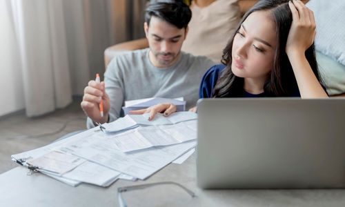 Apa yang Harus Dilakukan Saat Anda Terlanjur Memiliki Pasangan yang Punya Utang?