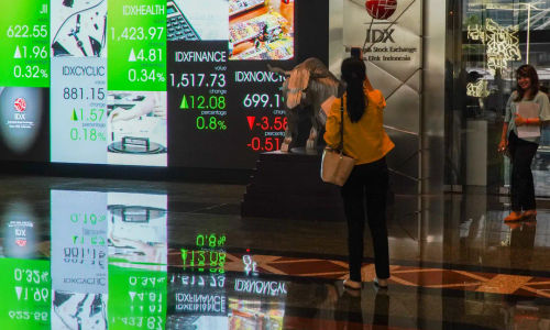 Indeks Harga Saham Gabungan (IHSG) pada perdagangan Rabu, 17 April 2024, diproyeksikan menguat usai jeblok pada perdagangan sebelumnya