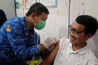 Vaksin yang diberikan kepada calon jamaah haji Madiun