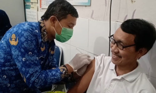 A-CALON JAMAAH HAJI VAKSIN.JPG