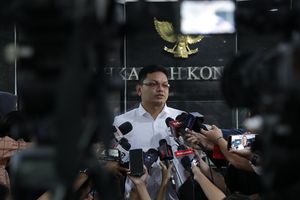 Kepala Biro Hukum dan Administrasi Kepaniteraan MK Fajar Laksono saat memberikan keterangan. 