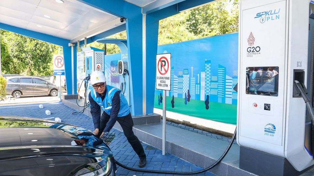 SPKLU PLN Sukses Layani Arus Mudik Lebaran, Penggunaan Naik 5 Kali Lipat!