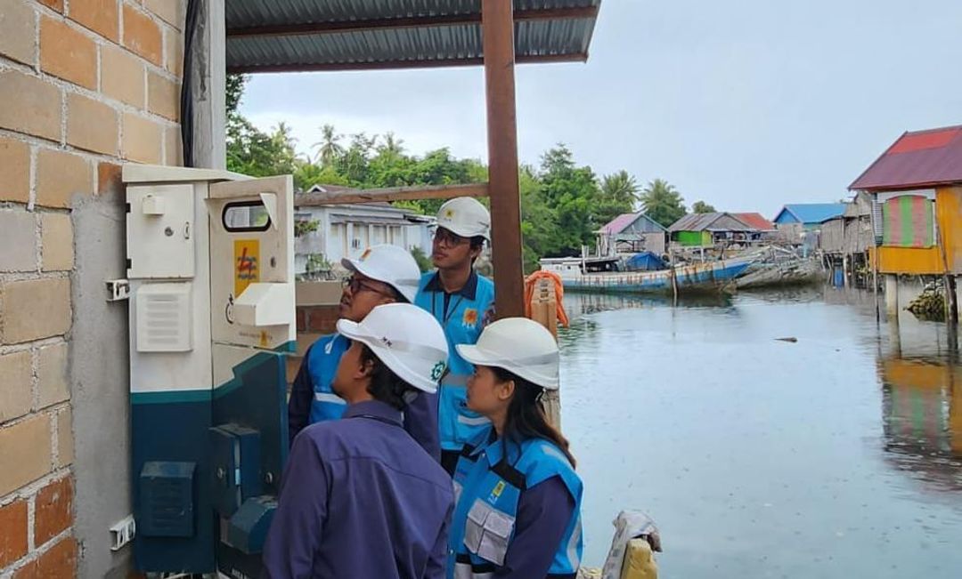 Kiprah Srikandi PLN di Lapangan, Hadirkan Listrik Hingga Ujung Nusantara