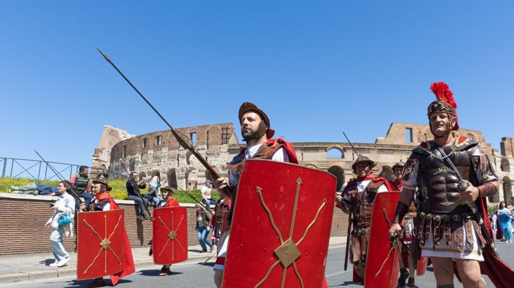 Perayaan Ulang Tahun Kota Roma.jpg