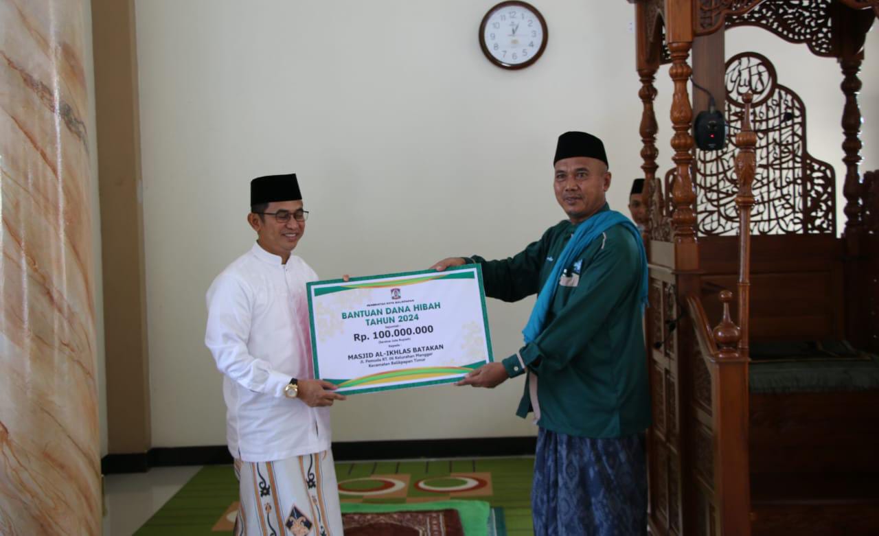 Safari Jumat, Wali Kota Balikpapan Serahkan Bantuan ke Masjid Al Ikhlas
