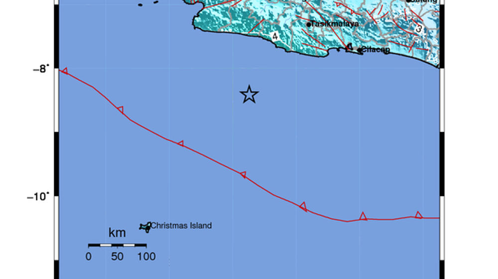 Pusat gempa berada di laut 151 km barat daya Kabupaten Garut