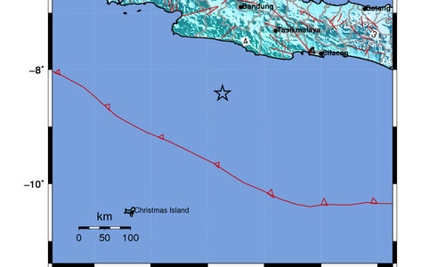 Pusat gempa berada di laut 151 km barat daya Kabupaten Garut