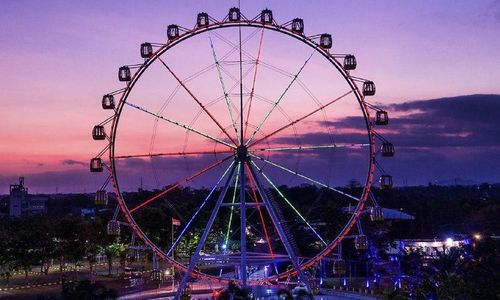 Bianglala Cakra Manggilingan di Sindu Kusuma Edupark