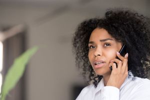 Ilustrasi konsultasi melalui telepon