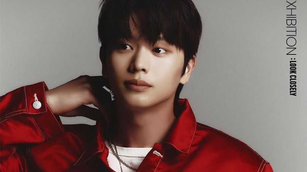 Yook Sung-jae BTOB dalam cover album EXHIBITION: Look Closely