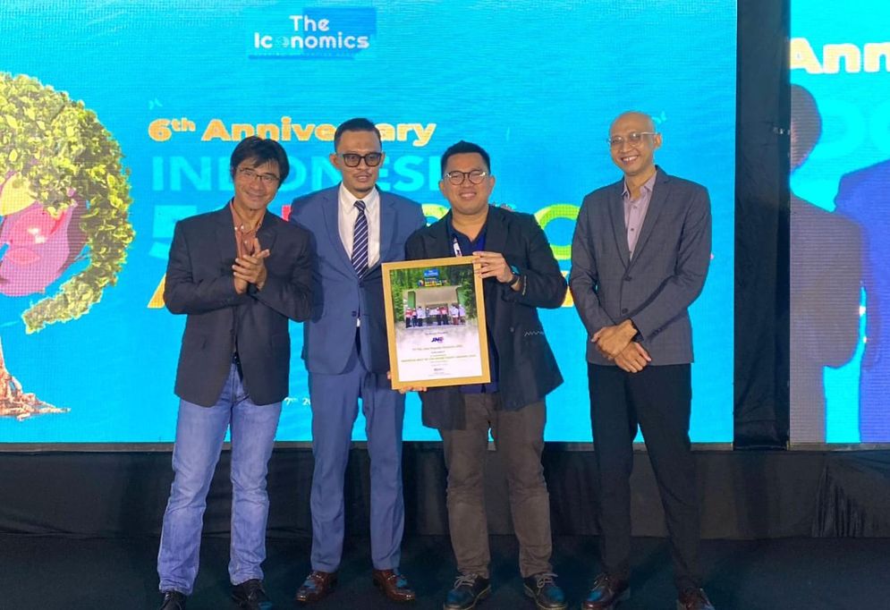 JNE Raih Penghargaan The Iconomics “Indonesia Best 50 CSR Awards 2024”&nbsp;Kategori Courier Service