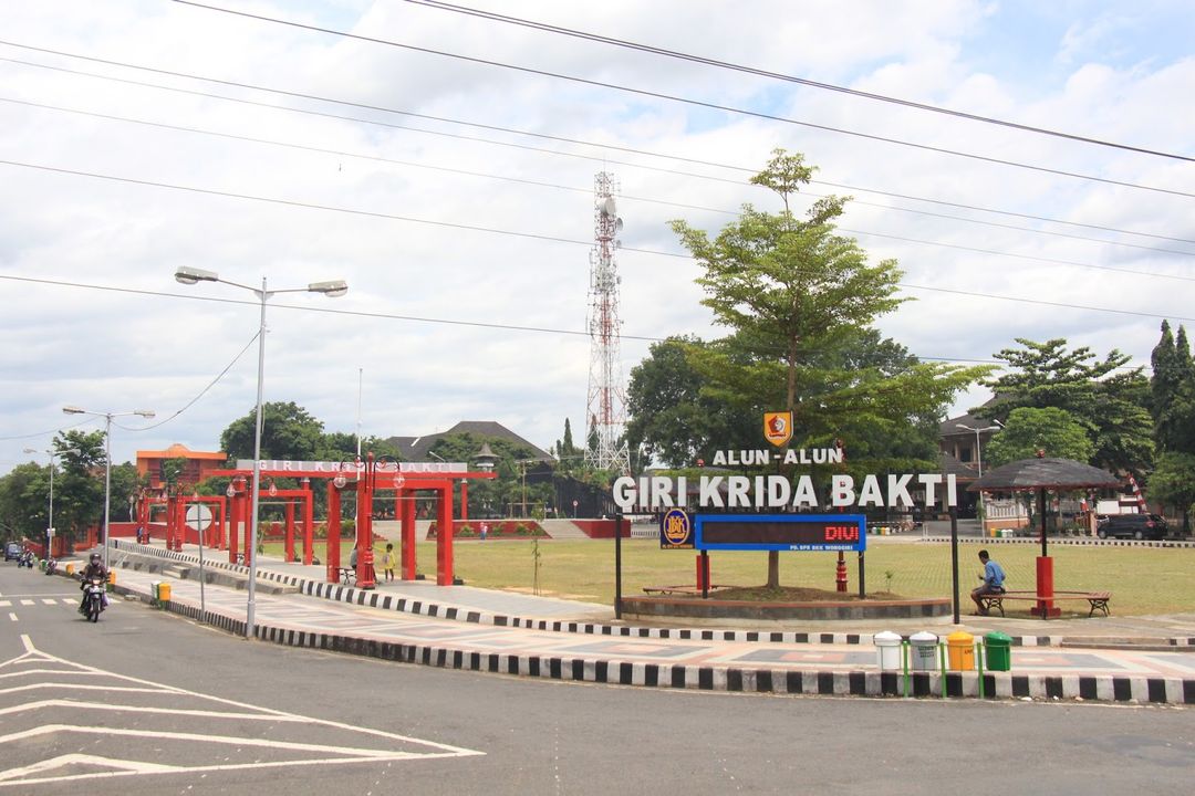 Alun-alun Giri Krida Bakti Wonogiri