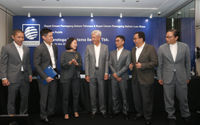 Direktur Investasi PT Saratoga Investama Sedaya Tbk (SRTG) Devin Wirawan, Presiden Direktur SRTG Michael William P. Soeryadjaya, Direktur Keuangan SRTG Lany D. Wong, Presiden Komisaris SRTG Edwin Soeryadjaya, Komisaris Independen SRTG Sidharta Utama, Komisaris Independen SRTG Anangga W. Roosdiono, dan Komisaris SRTG Indra Cahya Uno dalam Rapat Umum Pemegang Saham Tahunan dan Luar Biasa PT Saratoga Investama Sedaya Tbk (SRTG) yang digelar di Jakarta, 16 Mei 2024. Foto : Panji Asmoro/TrenAsia