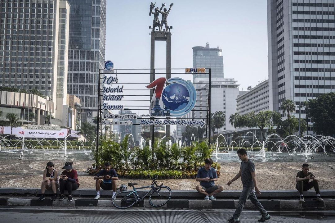 Papan promosi World Water Forum (WWF) 2024 terpampang di salah satu sudut Jakarta, belum lama ini.