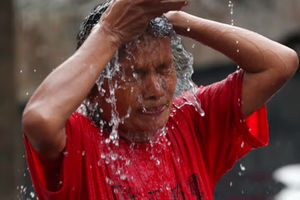 Sebagian besar saluran air di wilayah Jabodetabek dan sekitarnya tercemar.