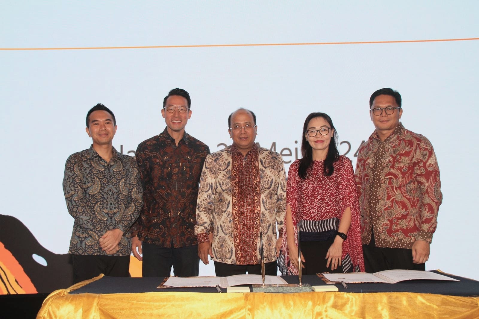 Bank Mandiri dan Lippo