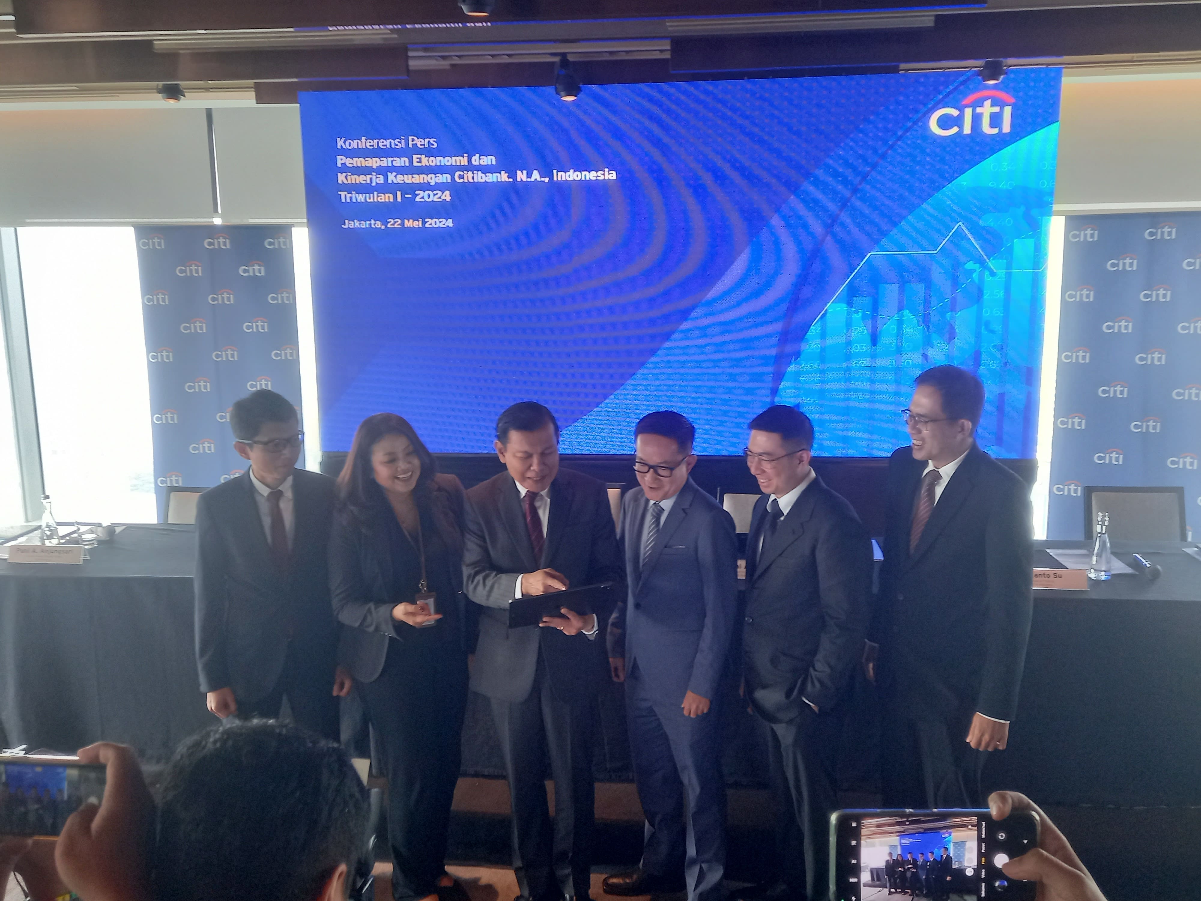 Citibank, N.A., Indonesia (Citi Indonesia) berhasil membukukan laba bersih sebesar Rp665,9 miliar pada triwulan pertama tahun 2024. Angka ini menunjukkan peningkatan sebesar 17% dibandingkan dengan periode yang sama tahun sebelumnya. 