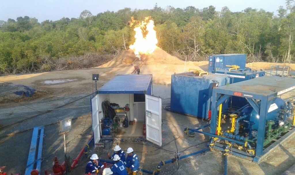 Kegiatan operasional PT Indosino Oil & Gas, perusahaan migas yang menggarap lapangan gas di Buluminung, Penajam Paser Utara. 