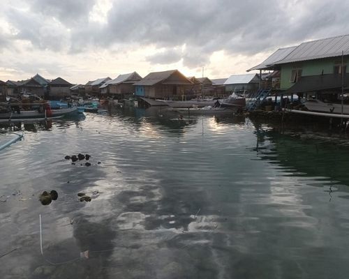 Ilustarsi pemukiman di Pulau Bungin. 