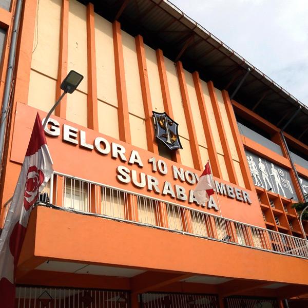 Bagian depan Stadion Gelora 10 November Kota Surabaya